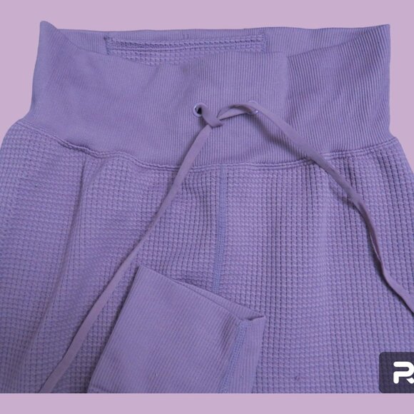 PINK Victoria's Secret active thermal workout leggings in purple size medium. - Picture 2 of 11